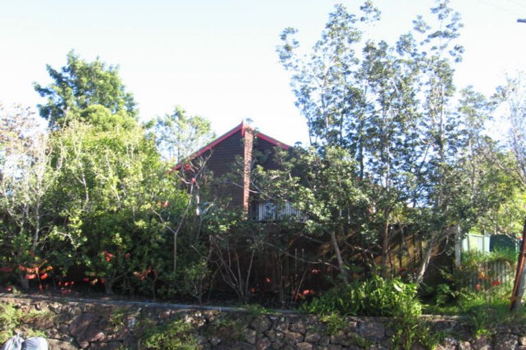 Photo of property in 76 Kaurilands Road, Titirangi, Auckland, 0604