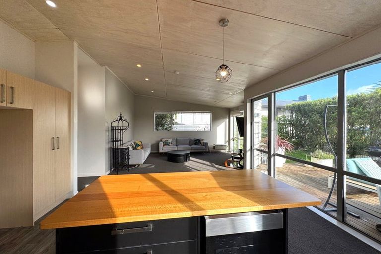 Photo of property in 39a Fairclough Road, Beach Haven, Auckland, 0626