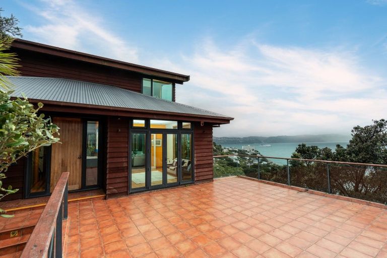 Photo of property in 142 Grafton Road, Roseneath, Wellington, 6011