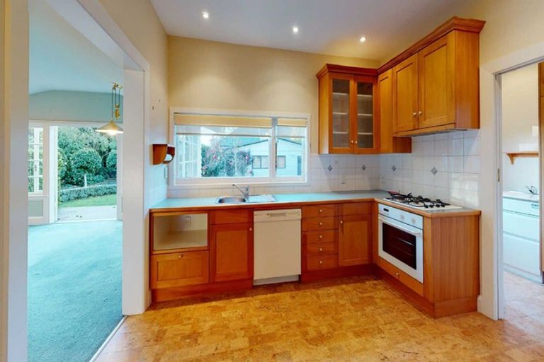 Photo of property in 52 Kilmarnock Street, Riccarton, Christchurch, 8011