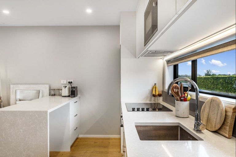 Photo of property in 4 Koro Lane, Mangere Bridge, Auckland, 2022