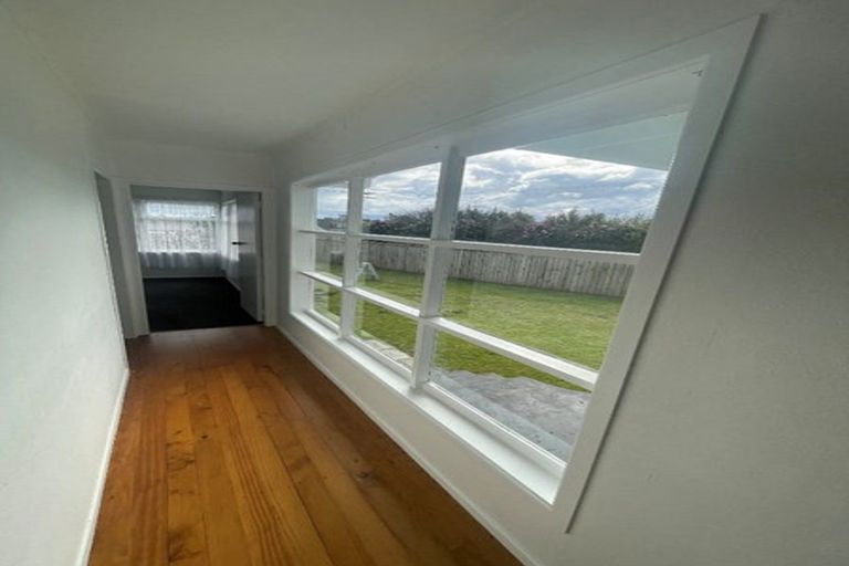 Photo of property in 39 Miro Street, Inglewood, 4330