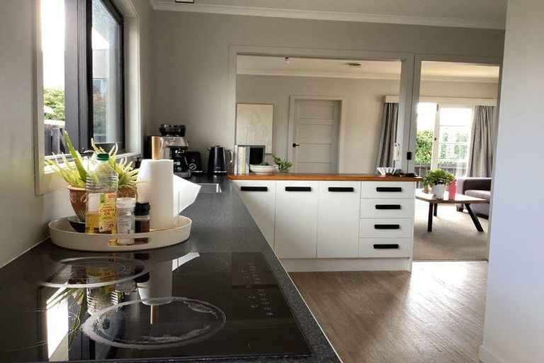 Photo of property in 132 Ngamotu Road, Spotswood, New Plymouth, 4310