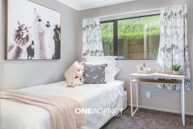 Photo of property in 27 Moonsail Drive, Whitby, Porirua, 5024