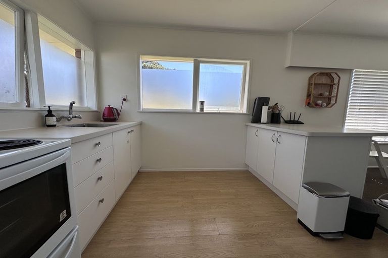 Photo of property in 1/78 Glamorgan Drive, Torbay, Auckland, 0630