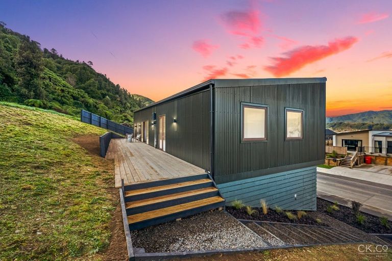 Photo of property in 18 Colorado Road, Totara Park, Upper Hutt, 5018