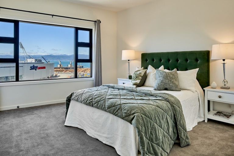 Photo of property in Endeavour Apartments, 125u1 Thorndon Quay, Pipitea, Wellington, 6011