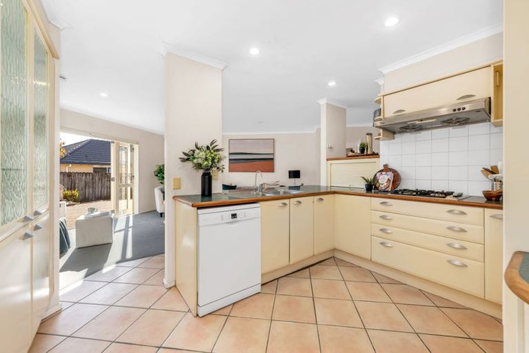 Photo of property in 12 Ballycullanie Place, Dannemora, Auckland, 2016