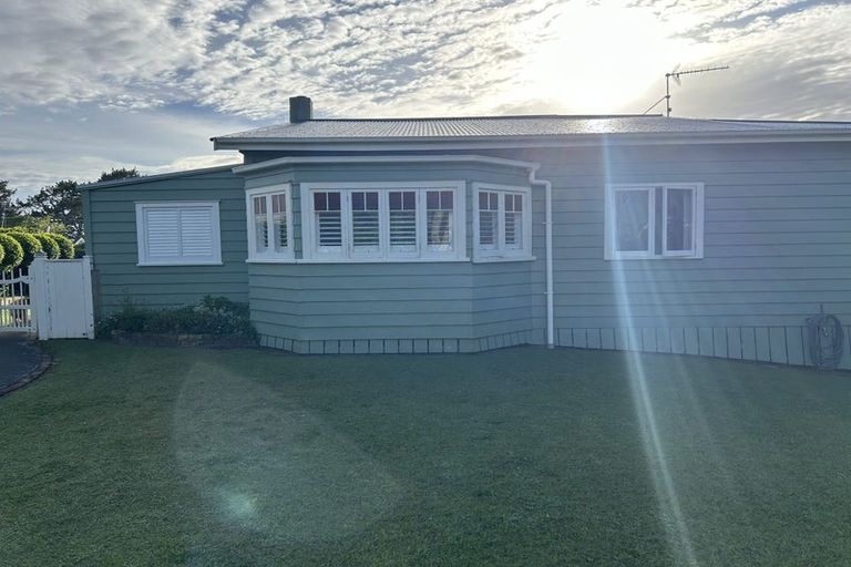 Photo of property in 47 Roland Road, Greenhithe, Auckland, 0632