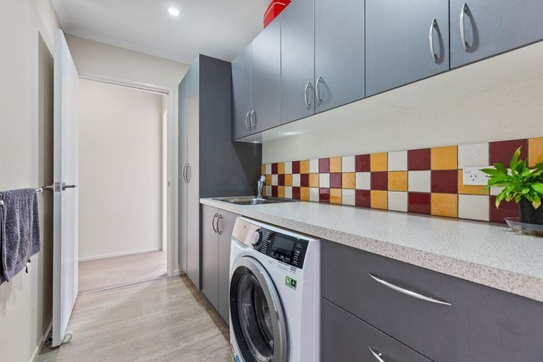 Photo of property in 86 Karamea Street, Whalers Gate, New Plymouth, 4310