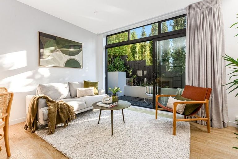 Photo of property in 4f Armour Avenue, Mount Victoria, Wellington, 6011