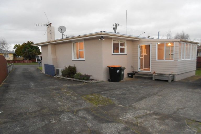 Photo of property in 37 Benmore Avenue, Cloverlea, Palmerston North, 4412
