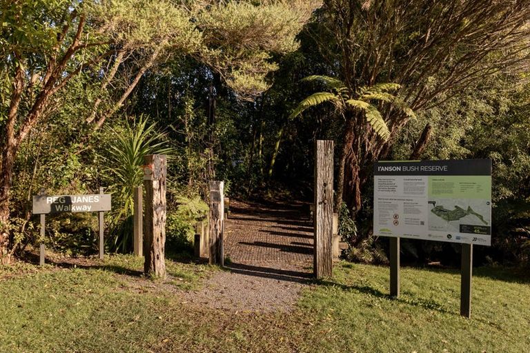 Photo of property in 15d Junction Road, Minden, Tauranga, 3176