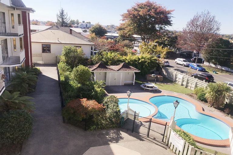 Photo of property in 10u1 Hunter Street, Hamilton Lake, Hamilton, 3204