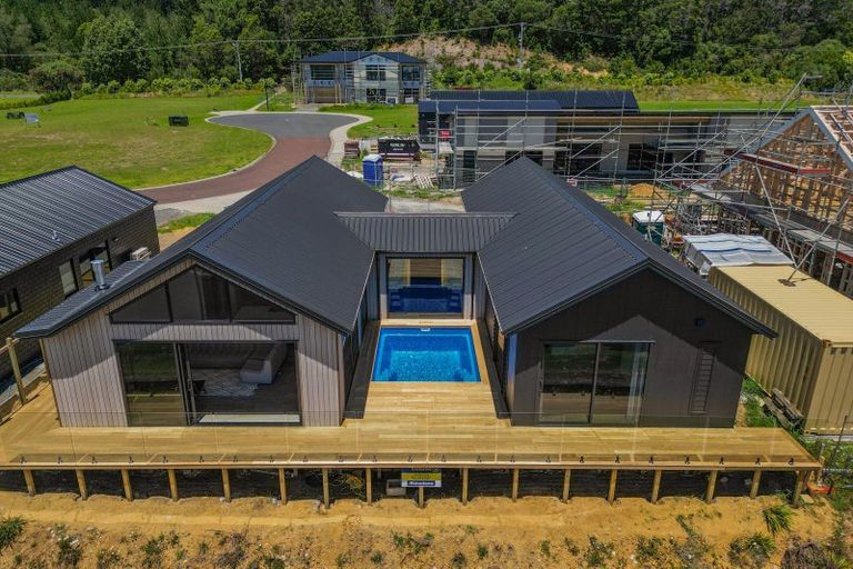 Photo of property in 8 Ian Hopper Way, Pauanui, 3579
