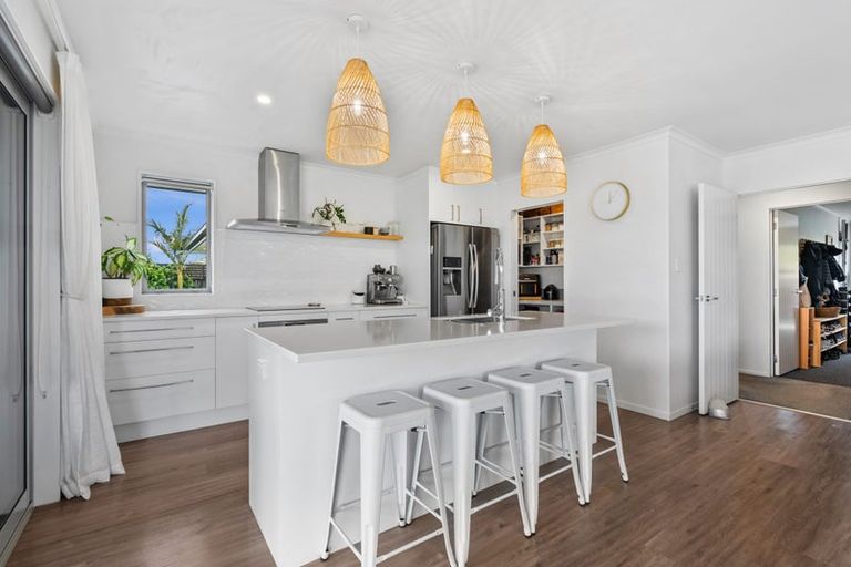 Photo of property in 24 Ferry Road, Waipu, 0510