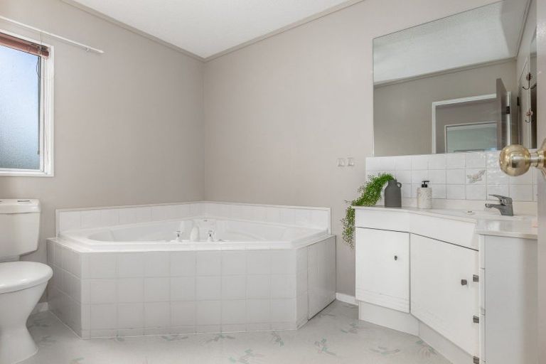 Photo of property in 13a Westridge, Camborne, Porirua, 5026