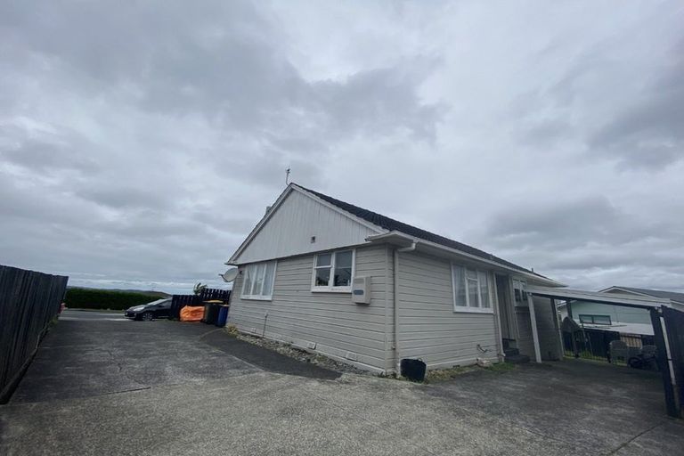 Photo of property in 47 Luckens Road, West Harbour, Auckland, 0618