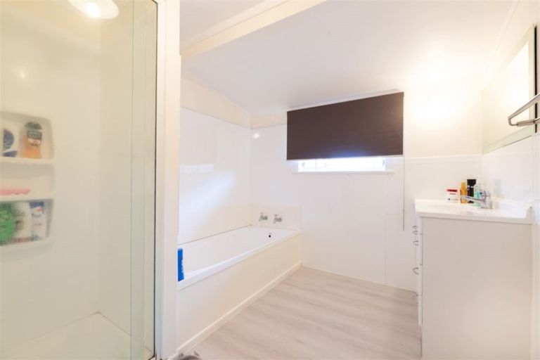 Photo of property in 12a Rosier Road, Glen Eden, Auckland, 0602