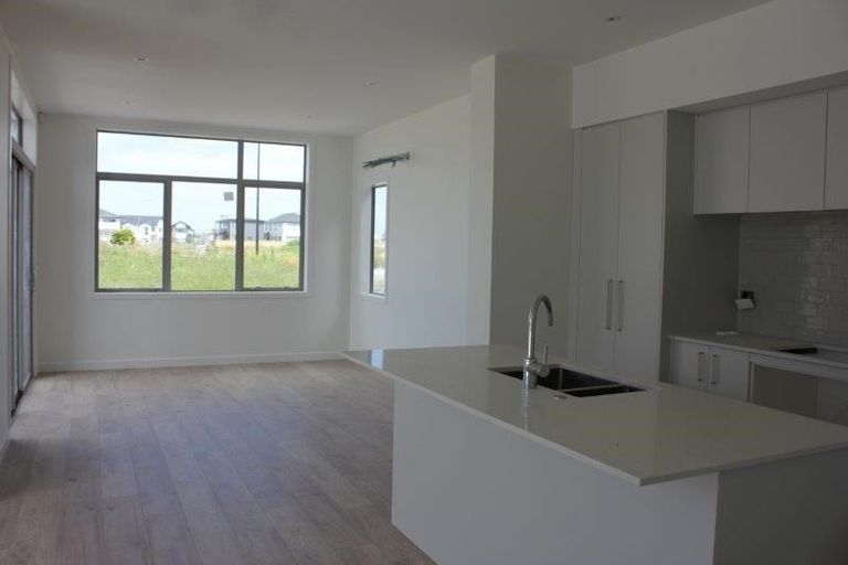 Photo of property in 33 Myland Drive, Hobsonville, Auckland, 0616