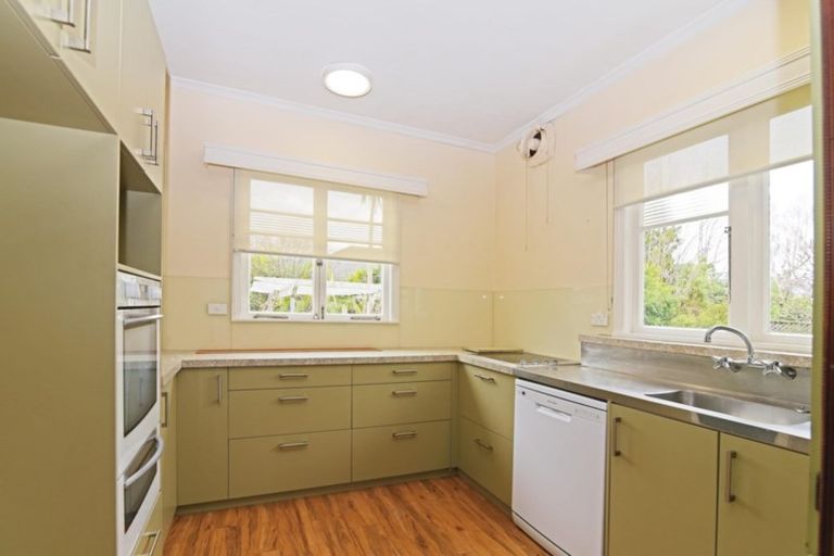 Photo of property in 42a Avondale Road, Taradale, Napier, 4112