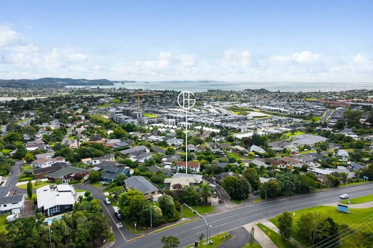 Photo of property in 22 Whangaparaoa Road, Red Beach, 0932