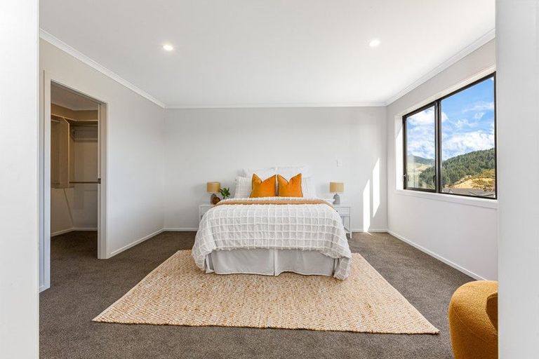 Photo of property in 32 Oakum Road, Whitby, Porirua, 5024