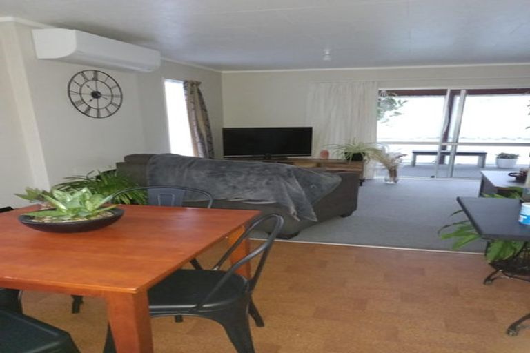 Photo of property in 10 Grange Place, Milson, Palmerston North, 4414