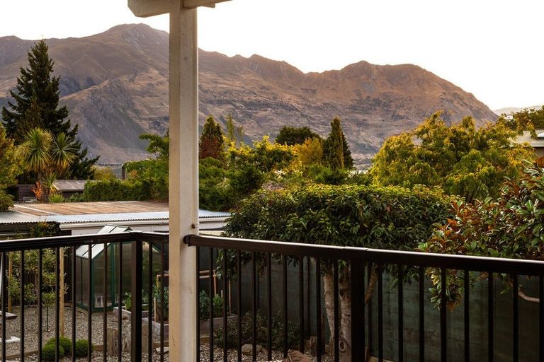 Photo of property in 9 Rimu Lane, Wanaka, 9305