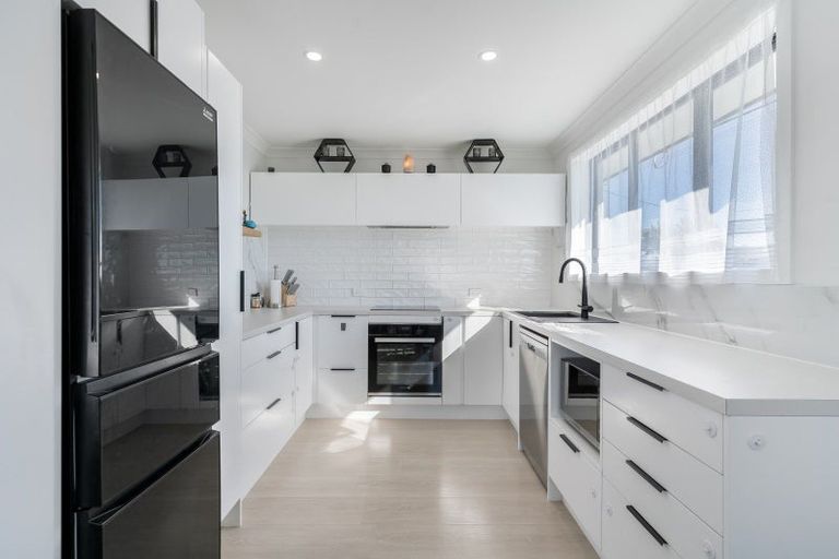 Photo of property in 25 Park Street, Winton, 9720