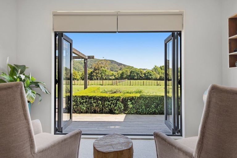 Photo of property in 69 Clevedon Kawakawa Road, Clevedon, Papakura, 2585