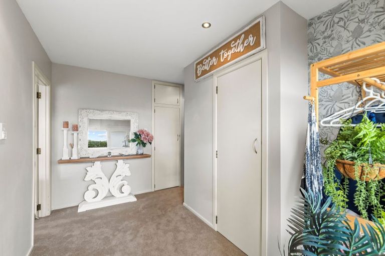 Photo of property in 21 La Perouse Place, Northcote, Christchurch, 8052