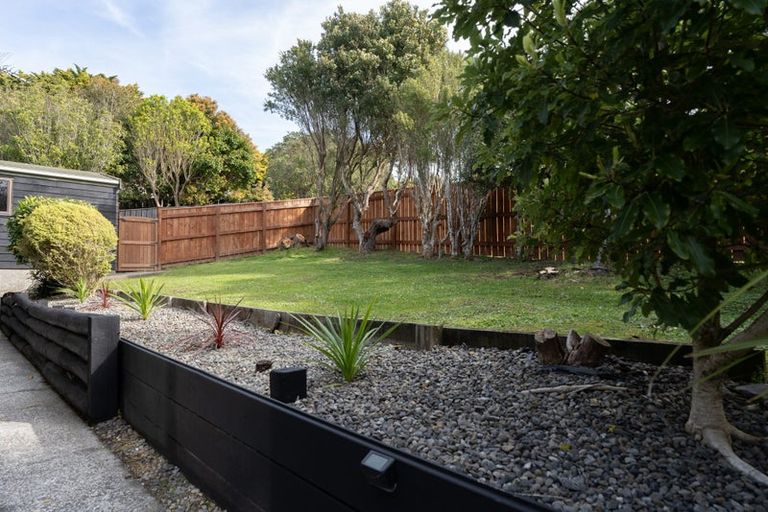 Photo of property in 2 Makatote Grove, Churton Park, Wellington, 6037