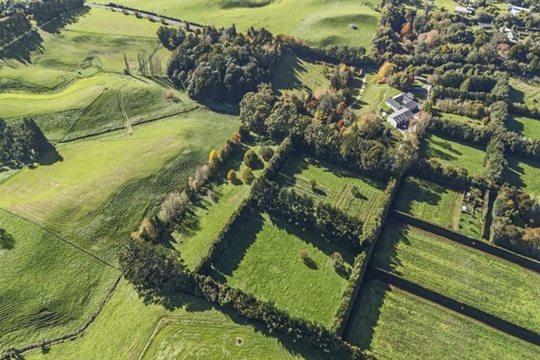 Photo of property in 574 Otaraoa Road, Tikorangi, Waitara, 4383