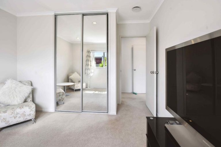 Photo of property in 36 Glenmore Road, Sunnyhills, Auckland, 2010
