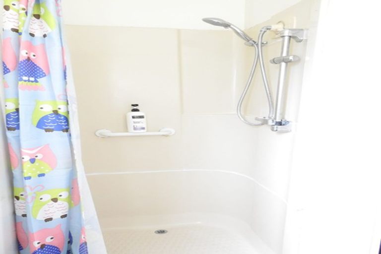 Photo of property in 64 De Quincey Terrace, Highland Park, Auckland, 2010