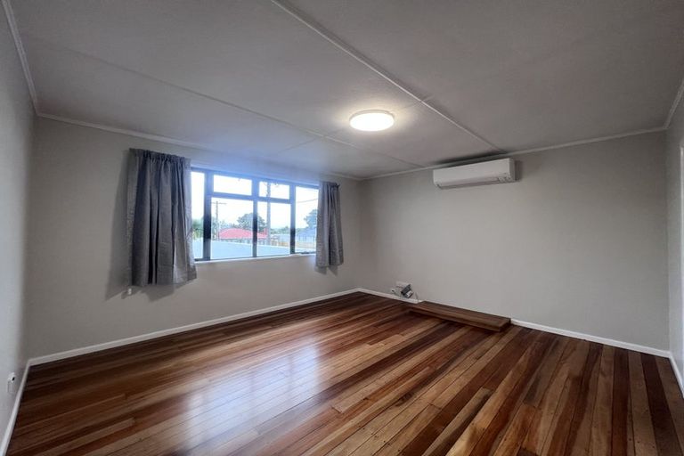 Photo of property in 1 Pukemiro Road, Te Kamo, Whangarei, 0112