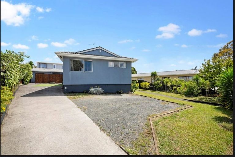 Photo of property in 8 Hyperion Drive, Randwick Park, Auckland, 2105