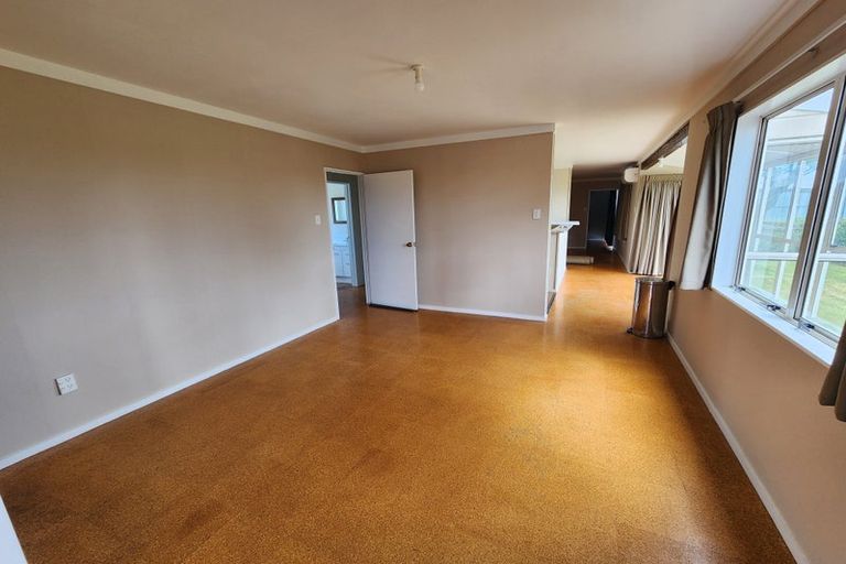Photo of property in 15 Locket Road, Glenfield, Auckland, 0629