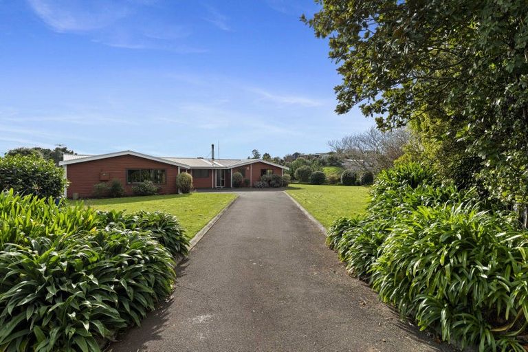Photo of property in 6 Byron Place, Whalers Gate, New Plymouth, 4310