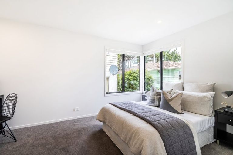 Photo of property in 5c Nea Place, Hillcrest, Auckland, 0627