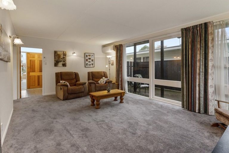 Photo of property in 11 Panako Place, Awapuni, Palmerston North, 4412
