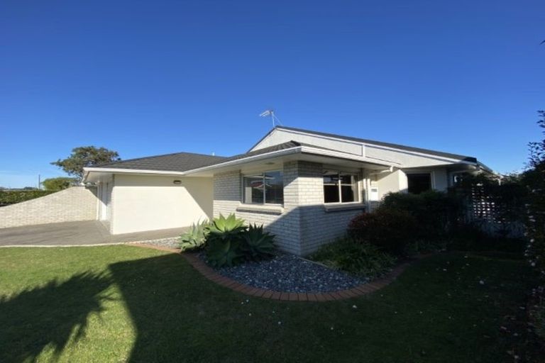 Photo of property in 165 Heta Road, Highlands Park, New Plymouth, 4312