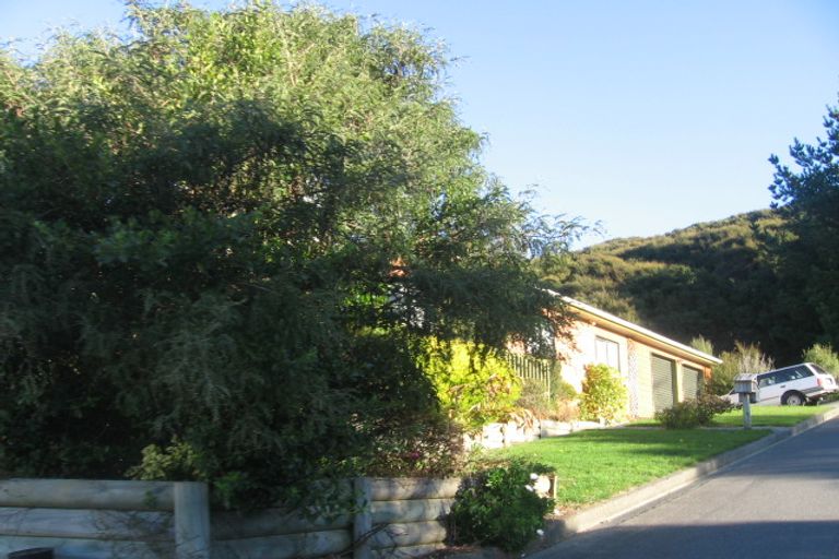 Photo of property in 3 Seagull Place, Whitby, Porirua, 5024