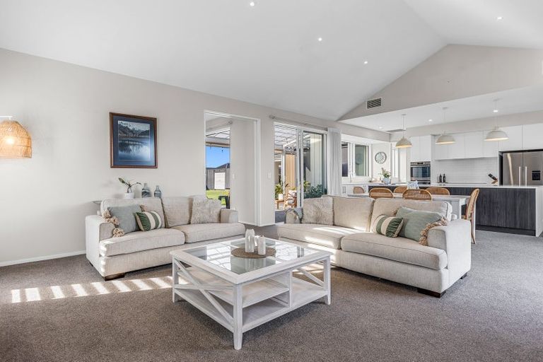 Photo of property in 10 Silver Peaks Drive, West Melton, 7618