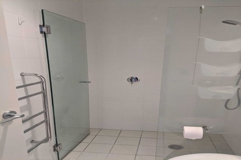 Photo of property in Sanctum Apartment, 10 Ebor Street, Te Aro, Wellington, 6011