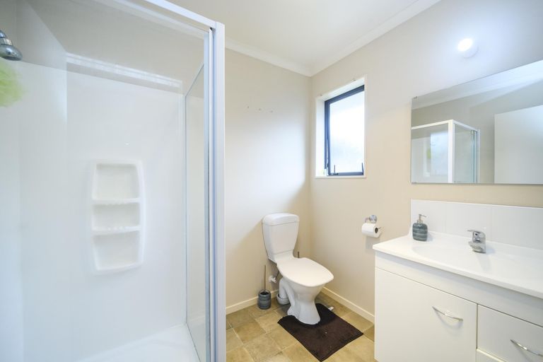 Photo of property in 53 Geneva Terrace, Kelvin Grove, Palmerston North, 4414