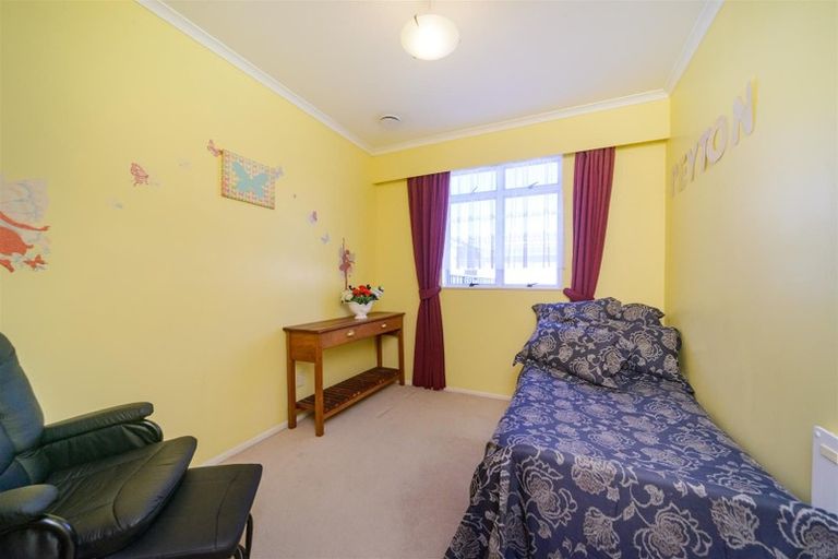 Photo of property in 20 Ross Street, Marton, 4710