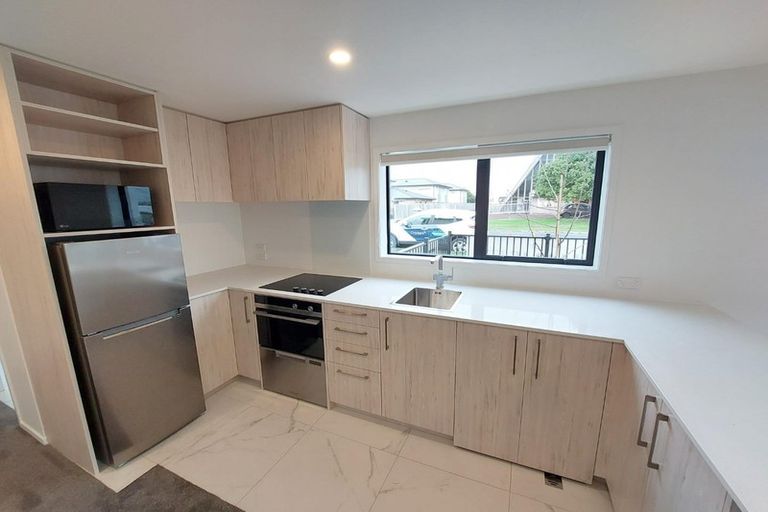 Photo of property in 1/87 Taikata Road, Te Atatu Peninsula, Auckland, 0610