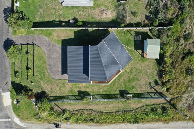 Photo of property in 121 Rua Avenue, Waitarere Beach, Levin, 5510
